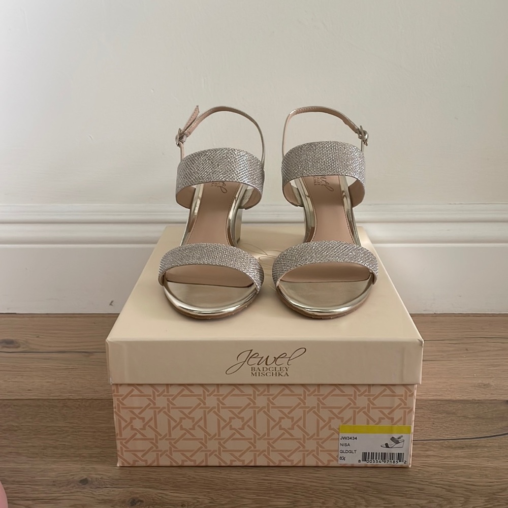 Badgley Mischka Jewel wedged heels in gold